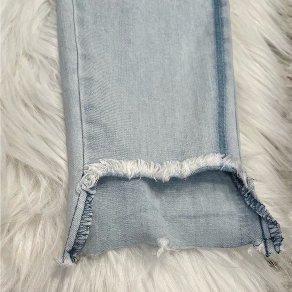 Elan | Light Wash Frayed Hem Distressed Jeans JES2093 | Size Medium - Picture 11 of 13